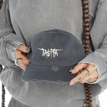 Dad cap Sharlota Tabita